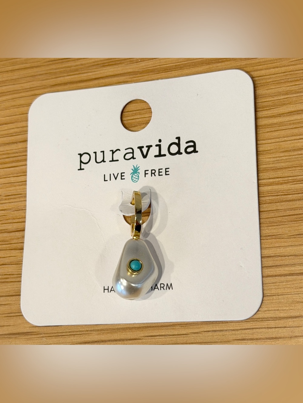 Pura Vida Gold Harper Statement Pearl Charm - Picture 2 of 3